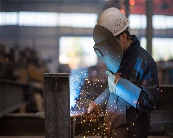鋼結構車間工人作業圖 鋼結構車間工人作業圖